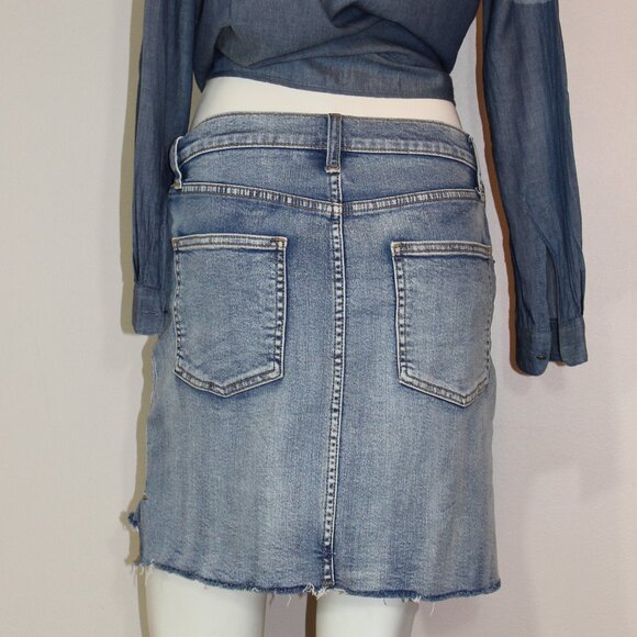 Aritzia Wilfred Free Medium Wash Raw Step Hem Denim Jean Skirt Size 6 - Picture 3 of 8